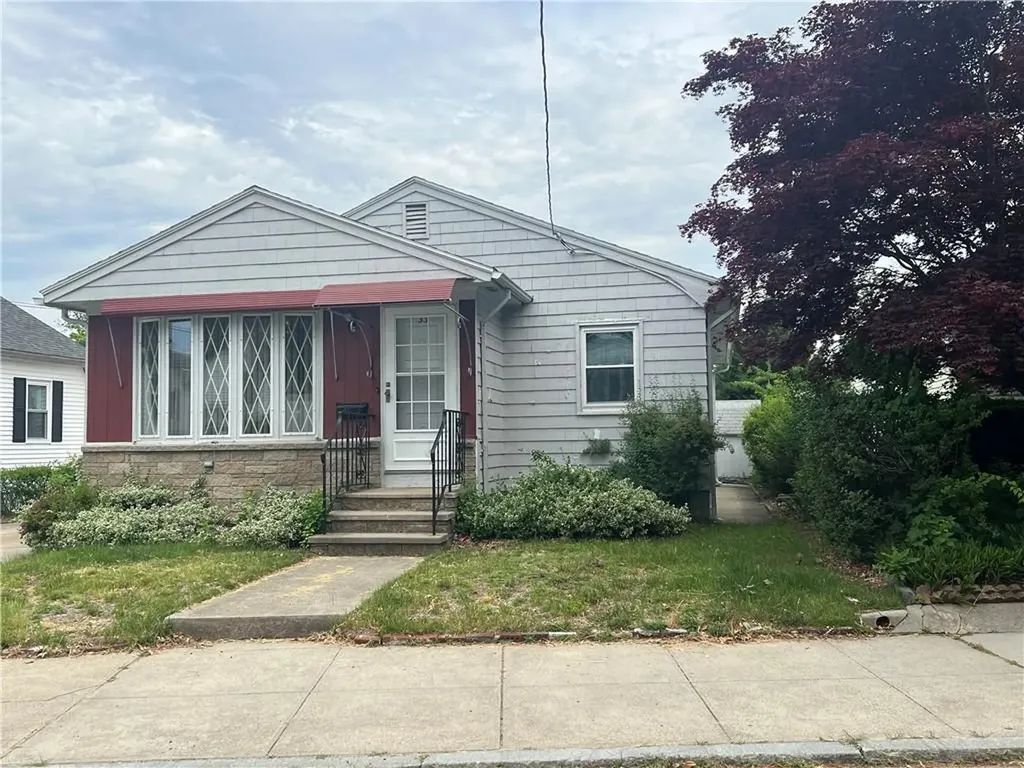 33 Bolton Ave Avenue Providence RI 02908