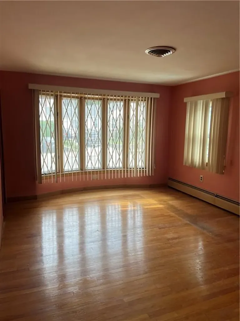 33 Bolton Ave Avenue Providence RI 02908