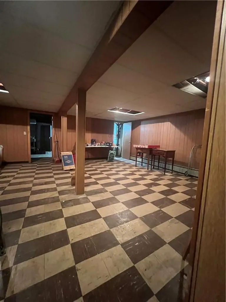 33 Bolton Ave Avenue Providence RI 02908