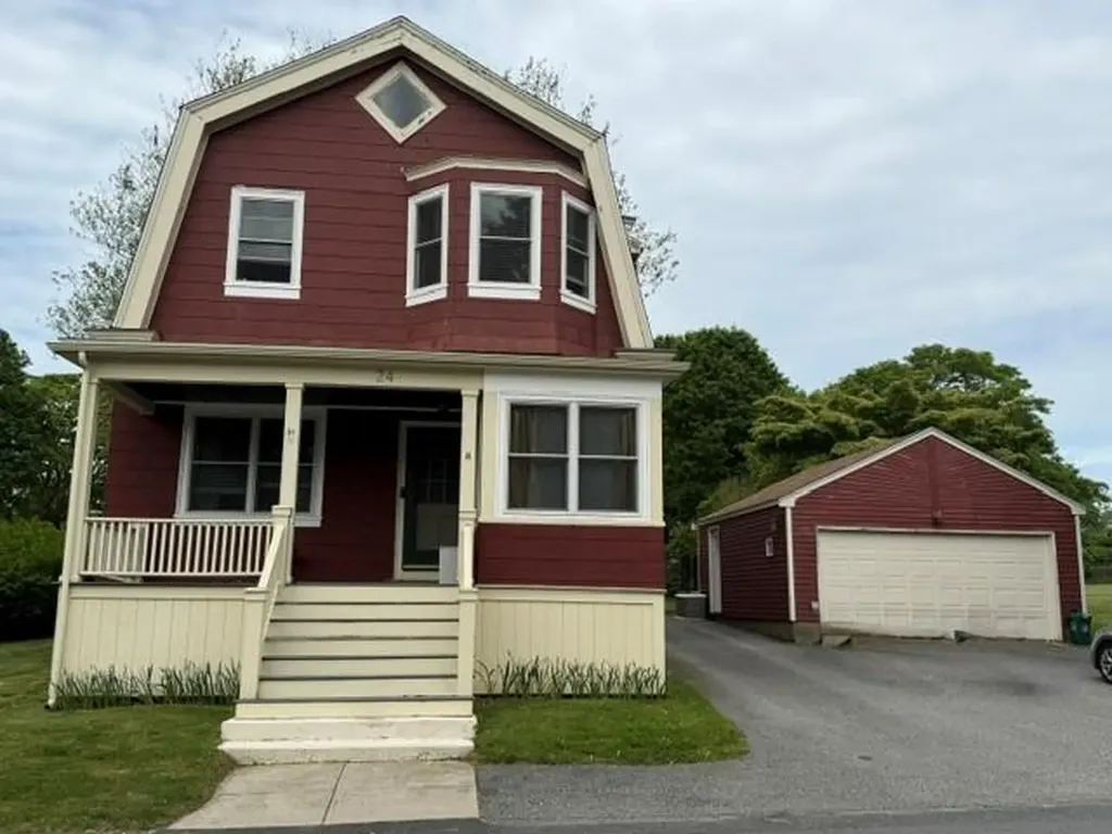 24 Freeborn Street Newport RI 02840