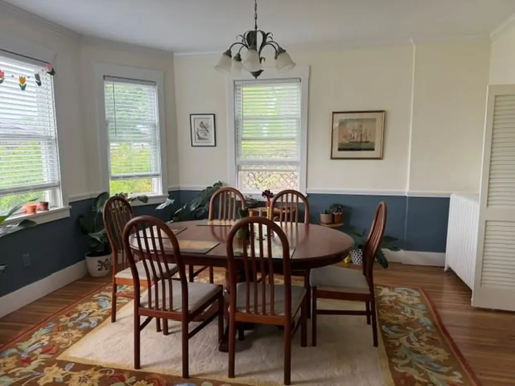 24 Freeborn Street Newport RI 02840