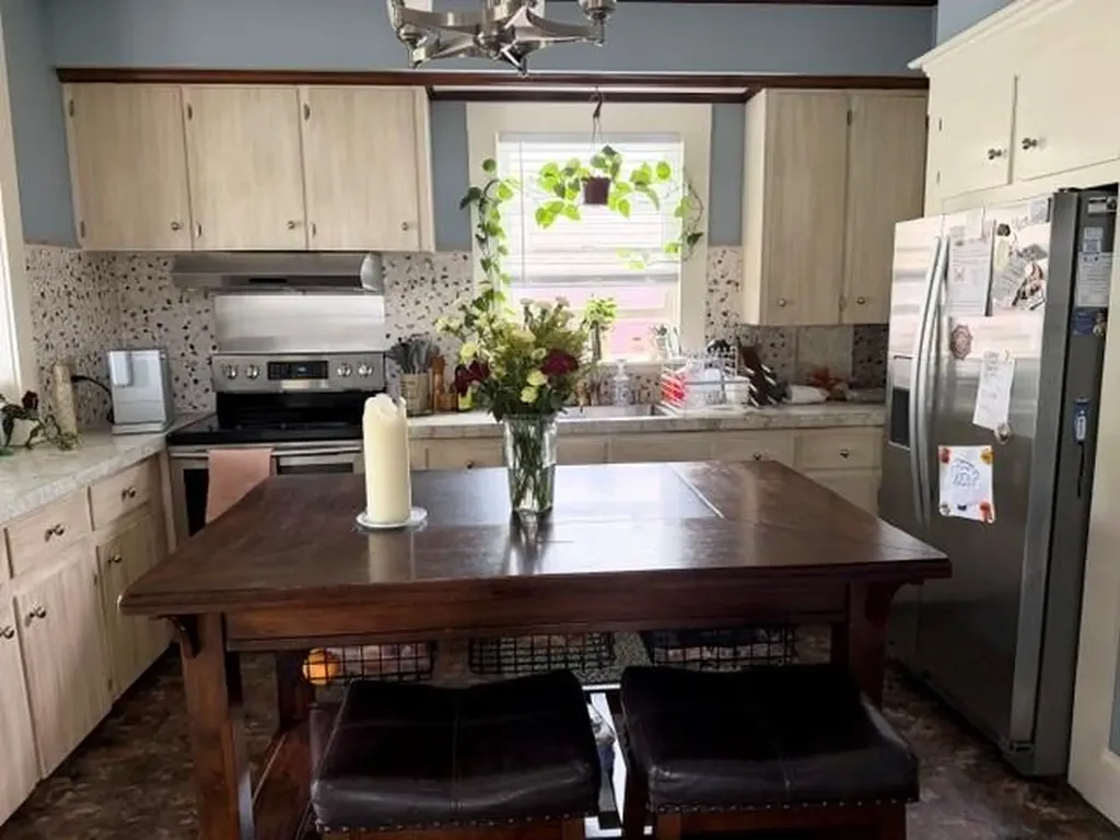 24 Freeborn Street Newport RI 02840
