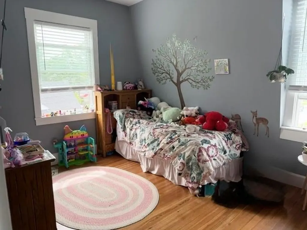 24 Freeborn Street Newport RI 02840