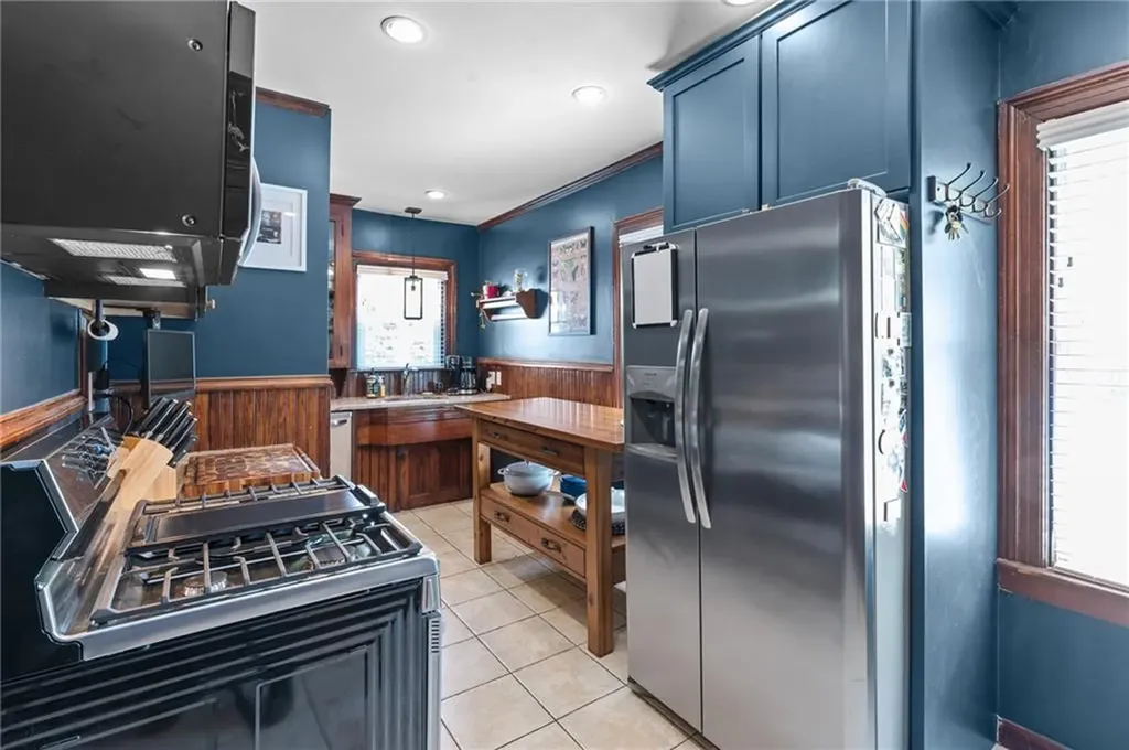 106 Norwood Avenue Cranston RI 02905