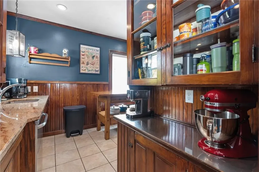 106 Norwood Avenue Cranston RI 02905
