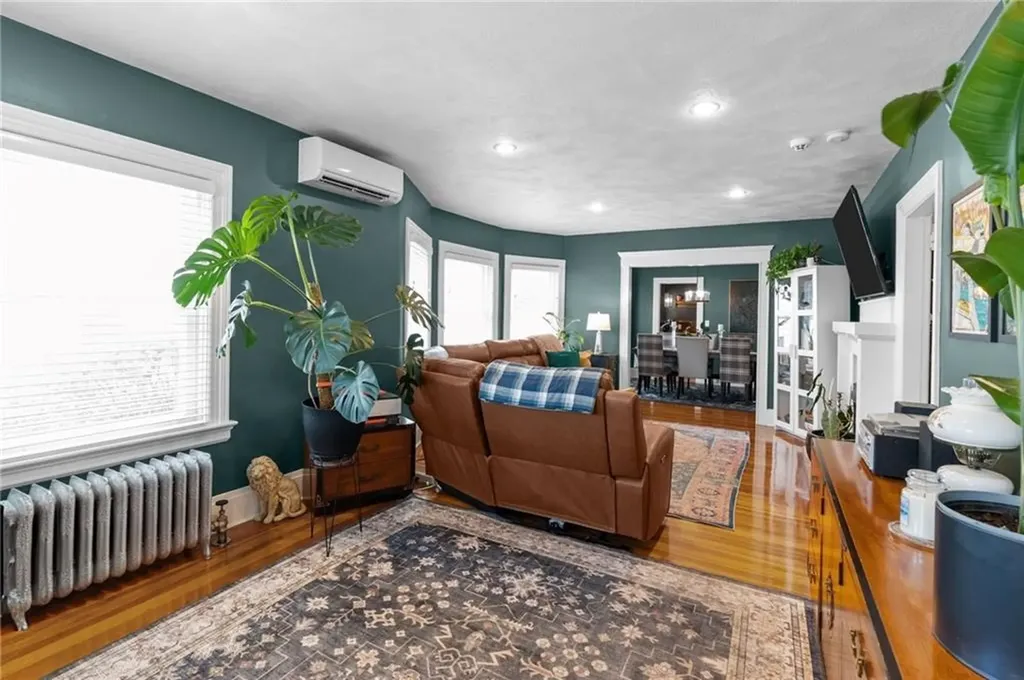 106 Norwood Avenue Cranston RI 02905