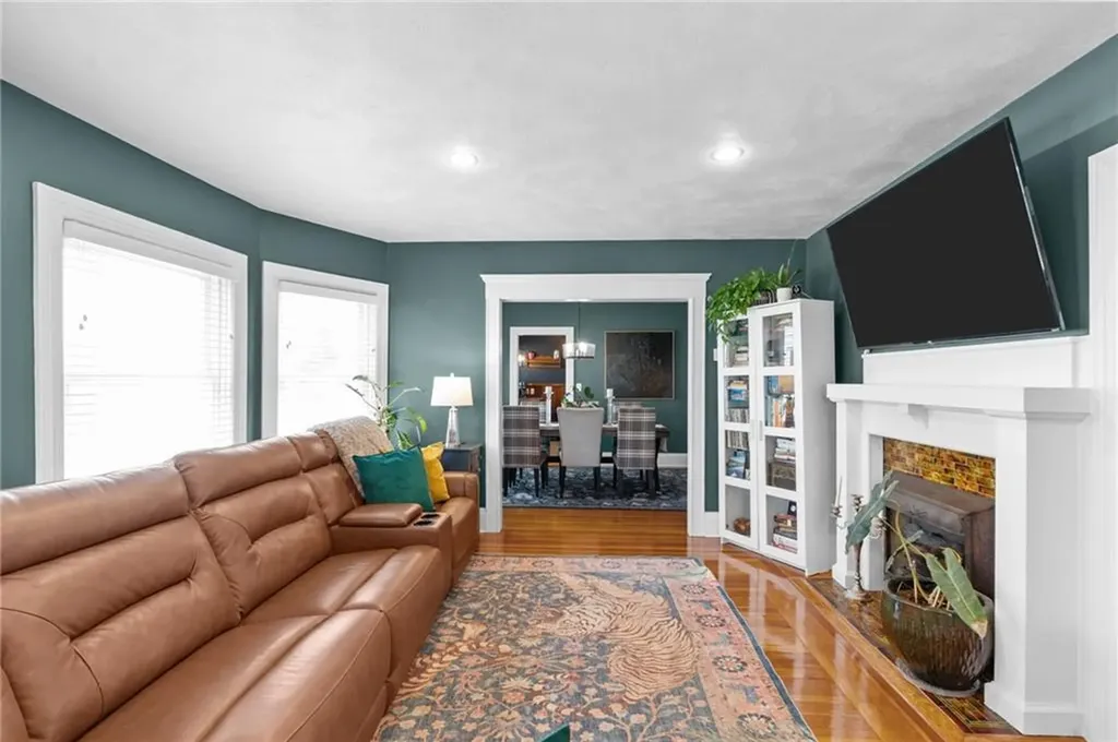106 Norwood Avenue Cranston RI 02905