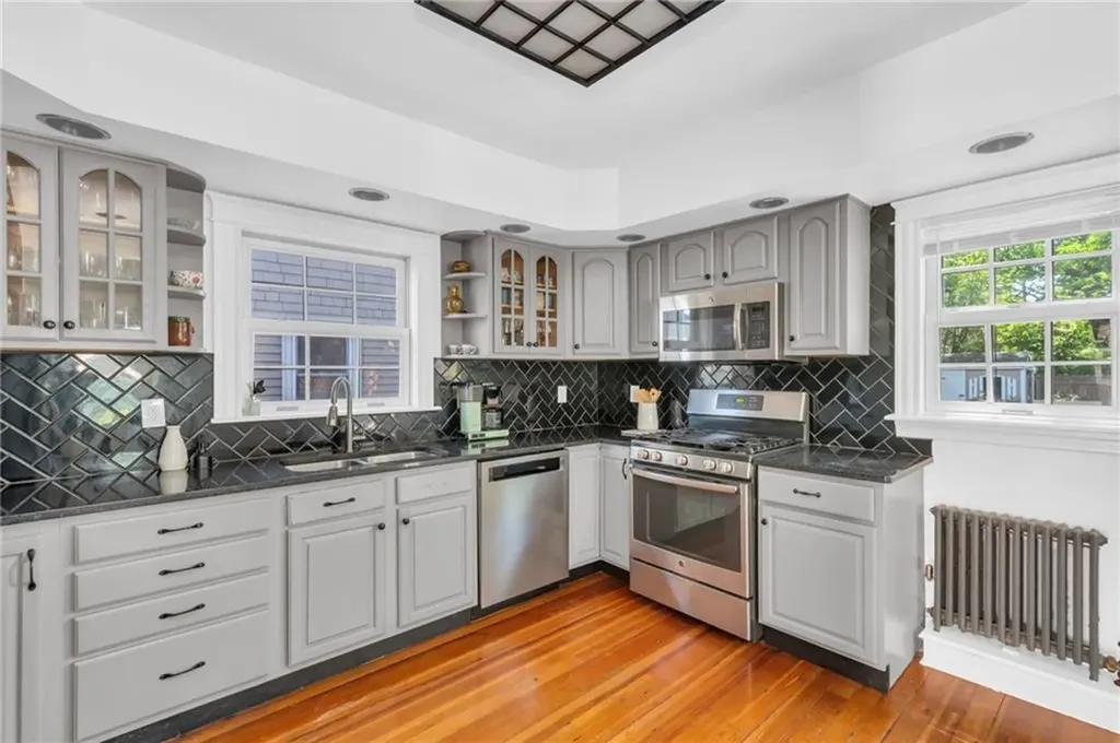 212 Lowden Street Pawtucket RI 02860