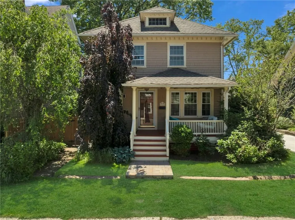 212 Lowden Street Pawtucket RI 02860