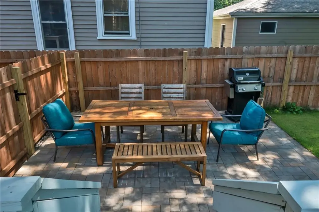 212 Lowden Street Pawtucket RI 02860