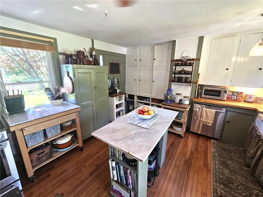 187 Dye Hill Road Hopkinton RI 02832