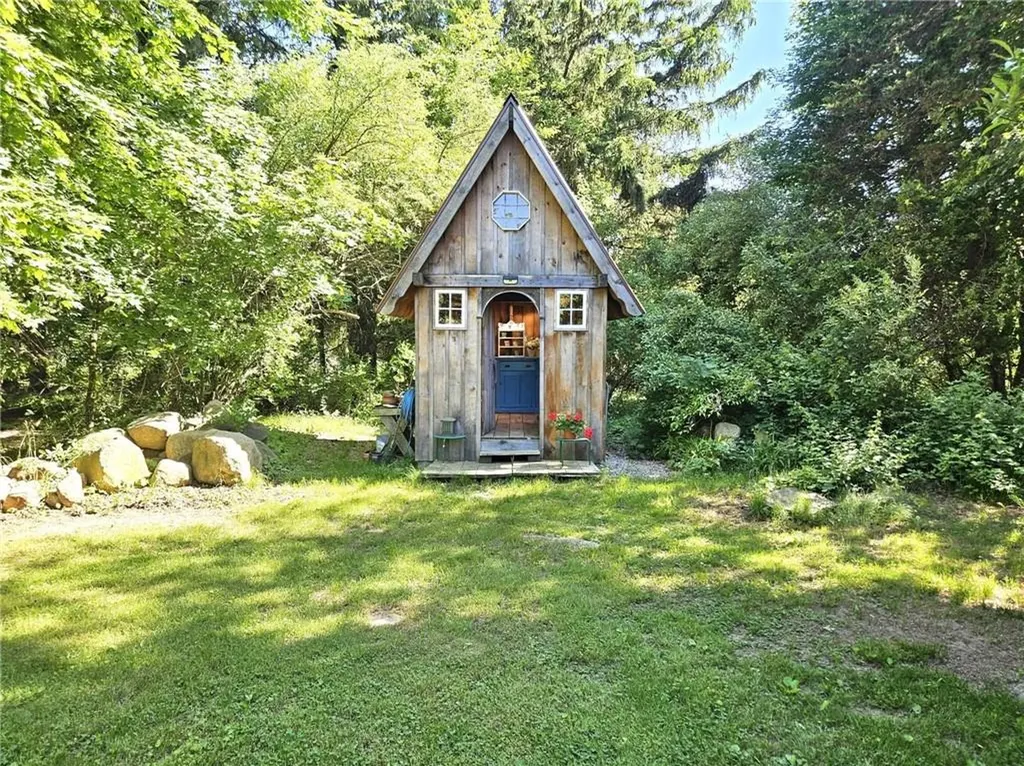 187 Dye Hill Road Hopkinton RI 02832
