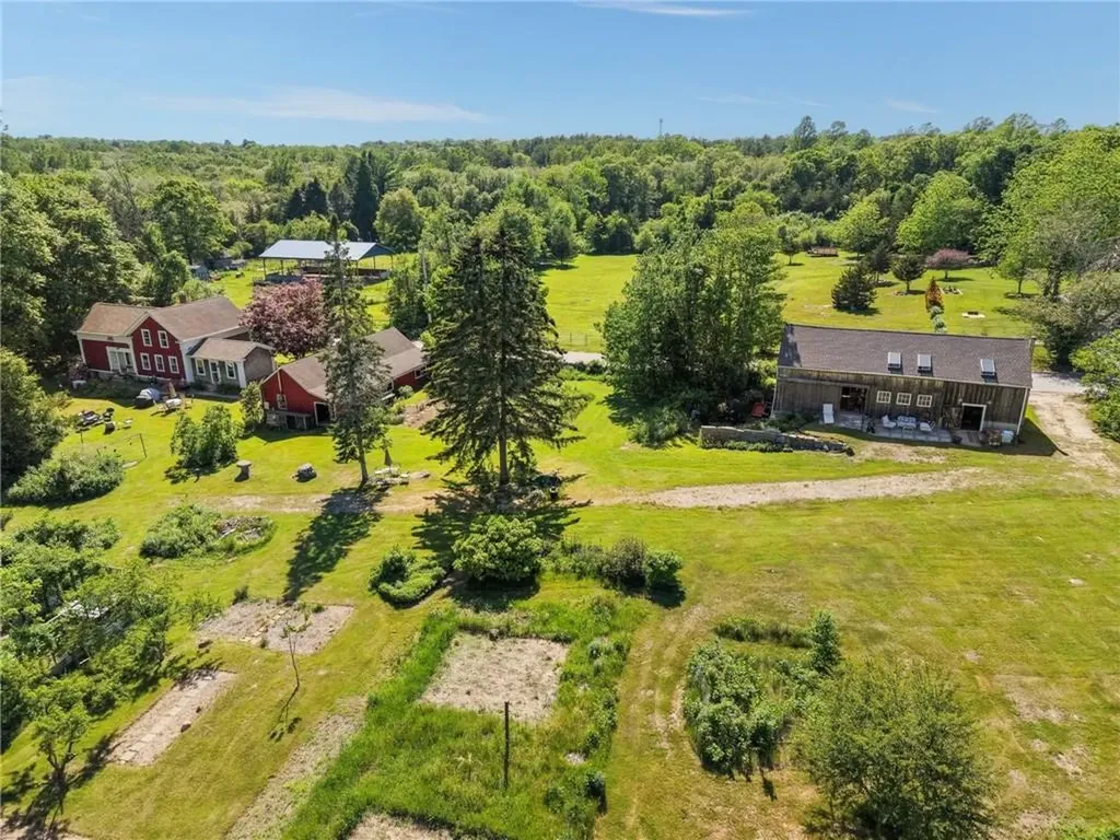 187 Dye Hill Road Hopkinton RI 02832