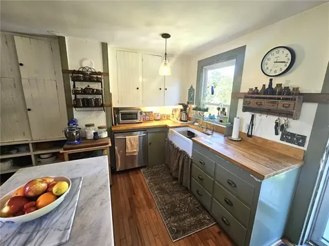 187 Dye Hill Road Hopkinton RI 02832