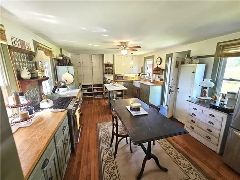 187 Dye Hill Road Hopkinton RI 02832