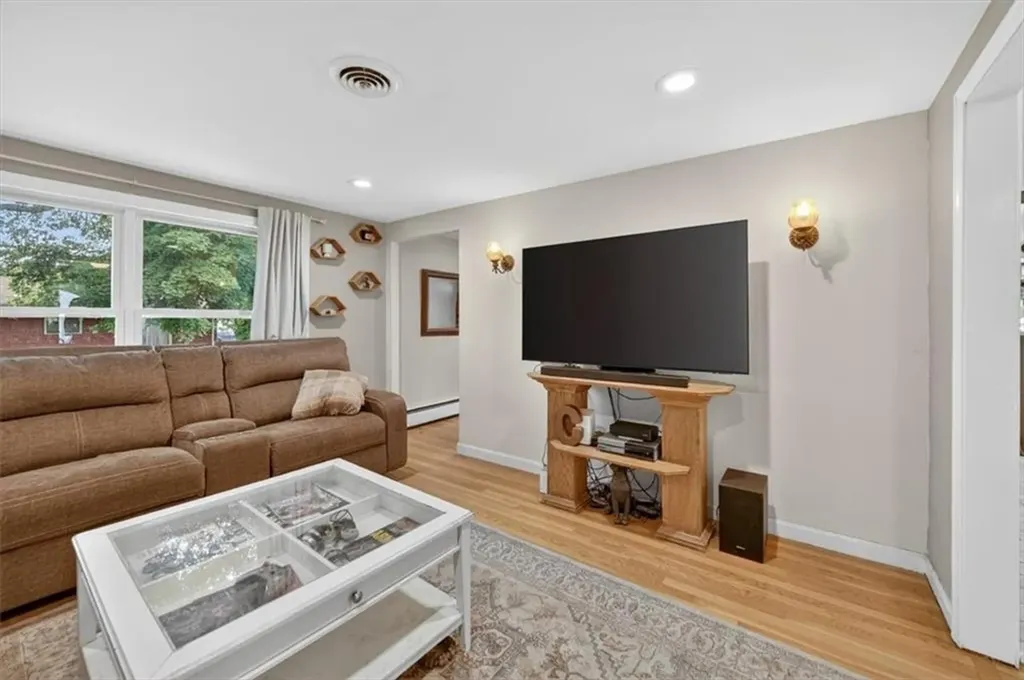 165 Salem Avenue Cranston RI 02920