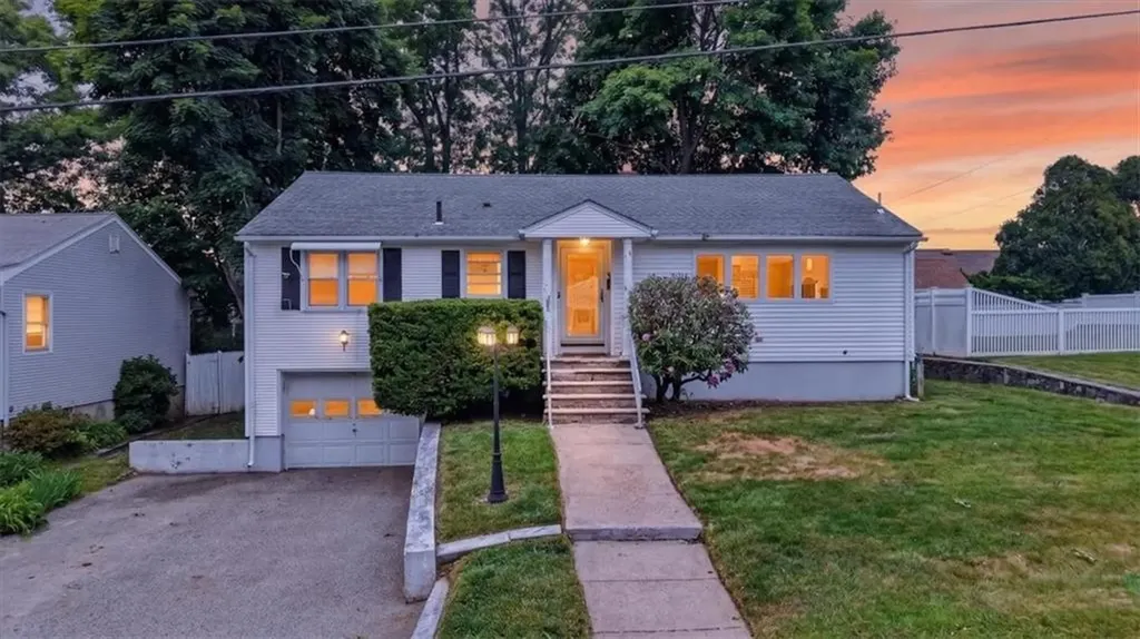 165 Salem Avenue Cranston RI 02920