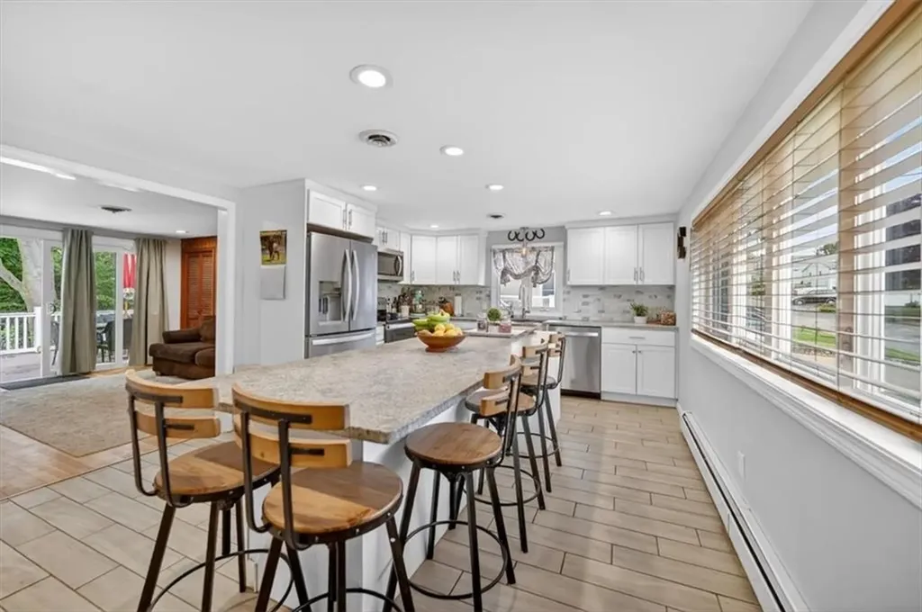 165 Salem Avenue Cranston RI 02920