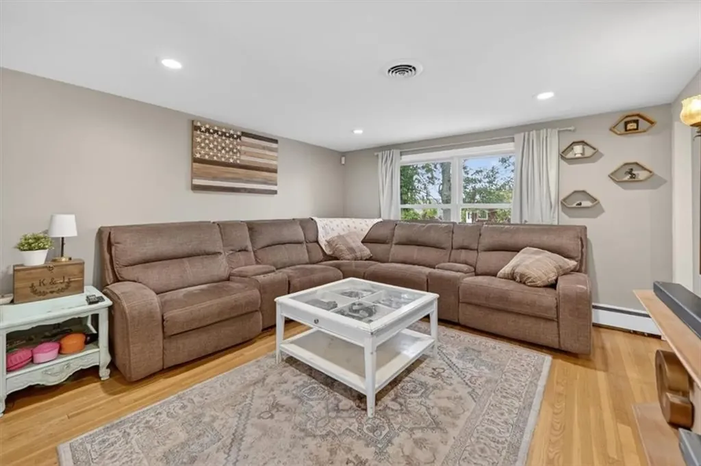 165 Salem Avenue Cranston RI 02920