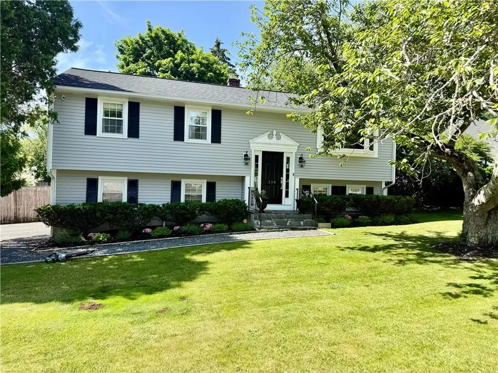 114 Hopeworth Avenue Bristol RI 02809