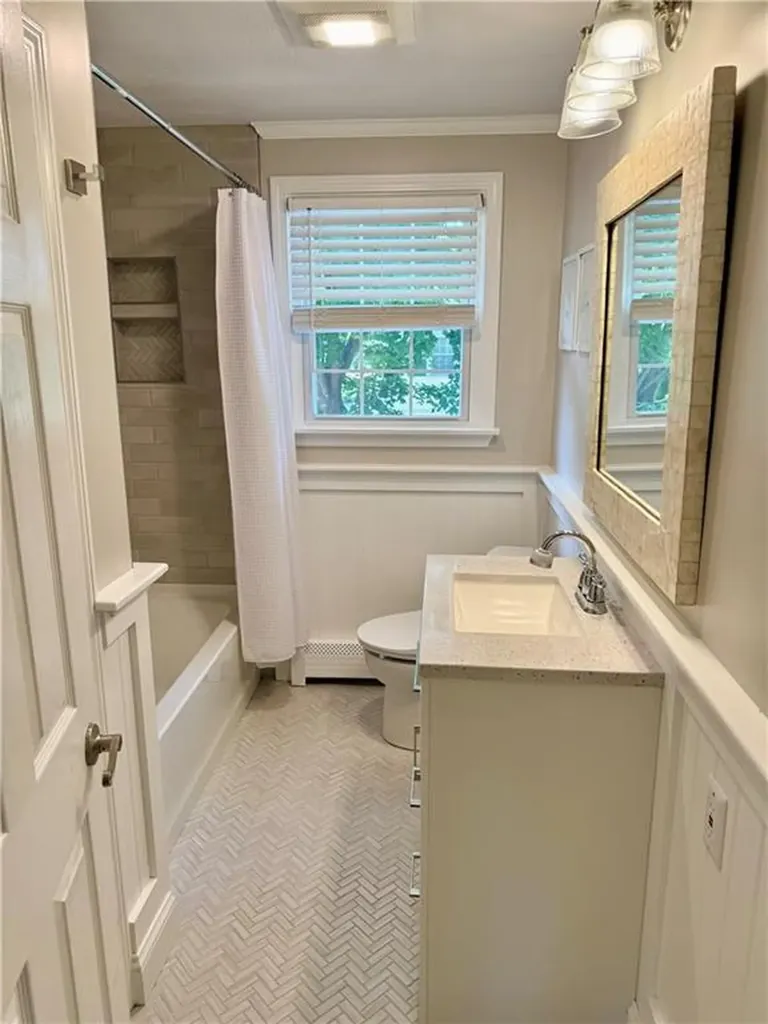 114 Hopeworth Avenue Bristol RI 02809