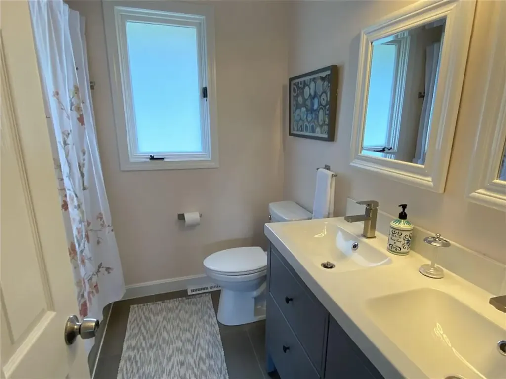 57 Saybrook Avenue Narragansett RI 02882