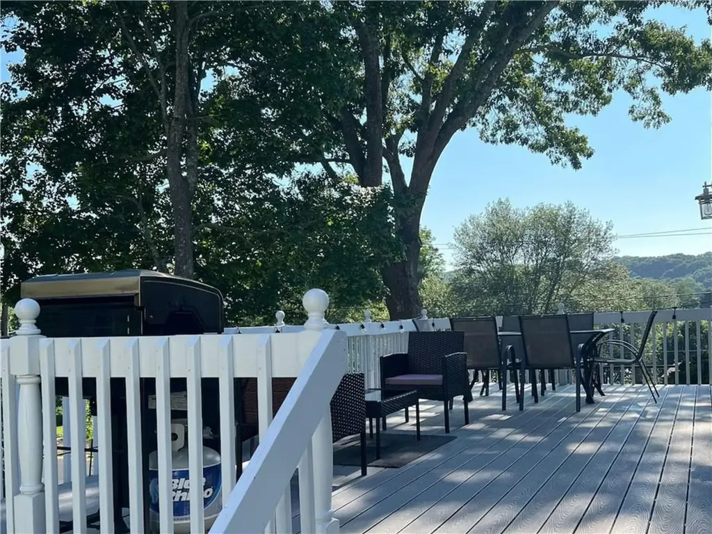 57 Saybrook Avenue Narragansett RI 02882