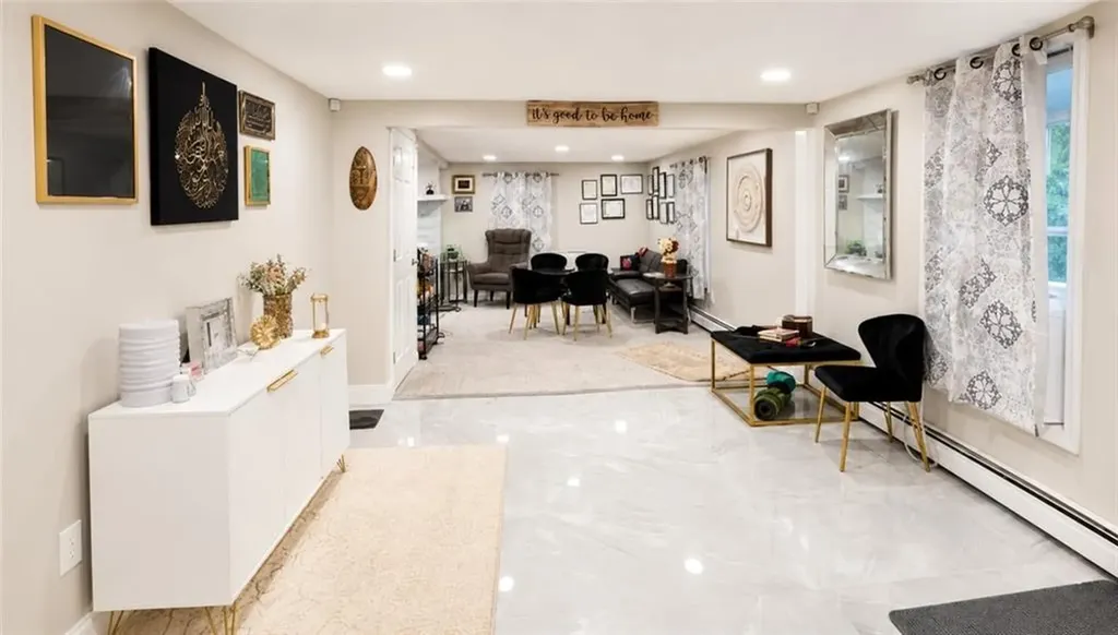 424 Buxton Street North Smithfield RI 02896