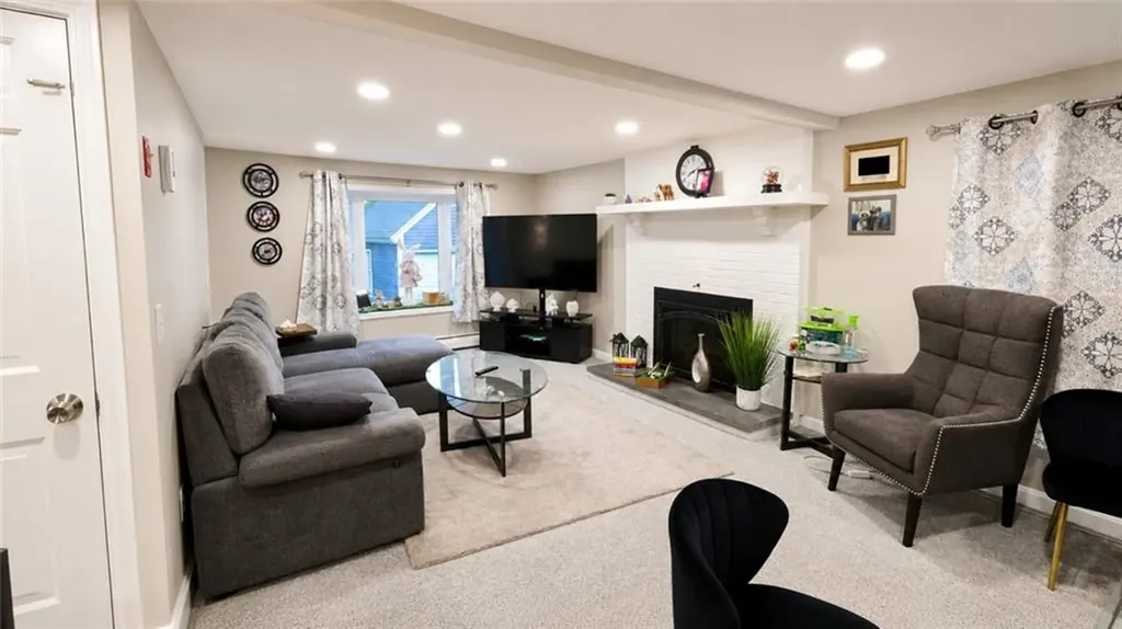 424 Buxton Street North Smithfield RI 02896