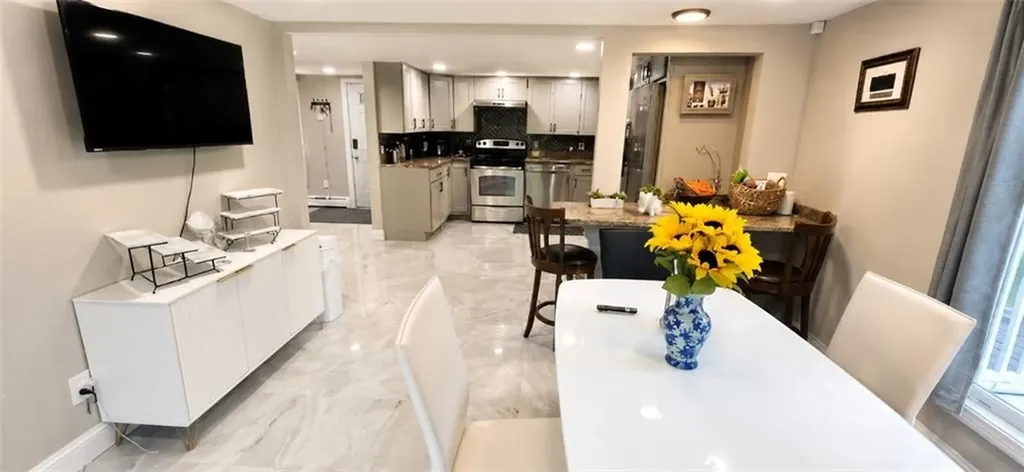 424 Buxton Street North Smithfield RI 02896