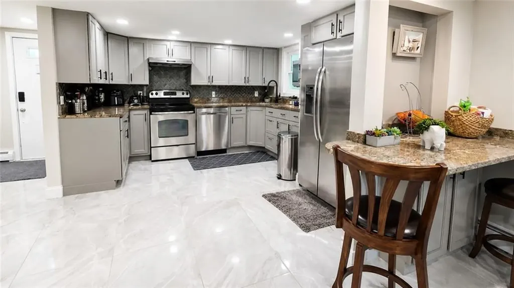 424 Buxton Street North Smithfield RI 02896