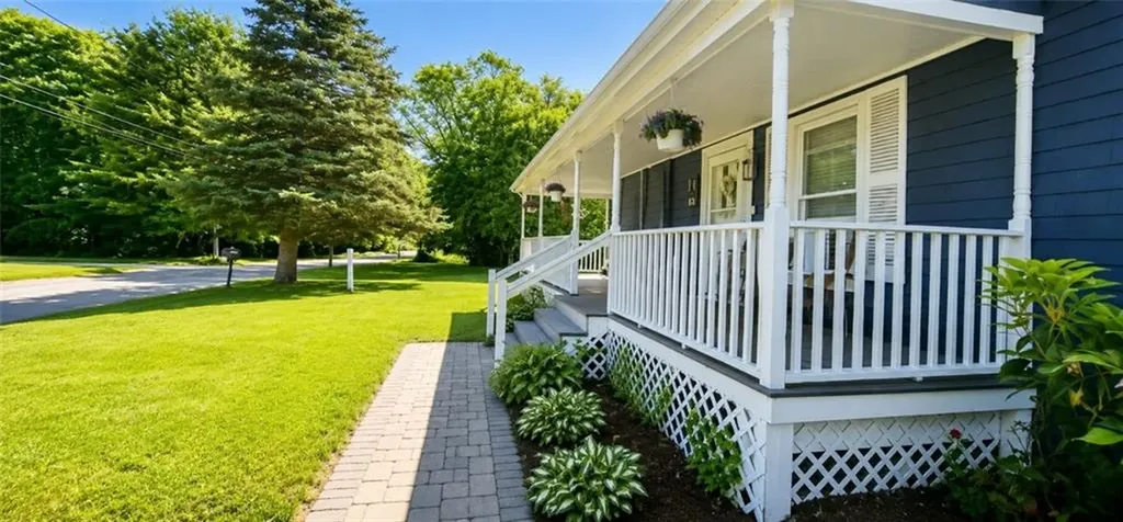 424 Buxton Street North Smithfield RI 02896