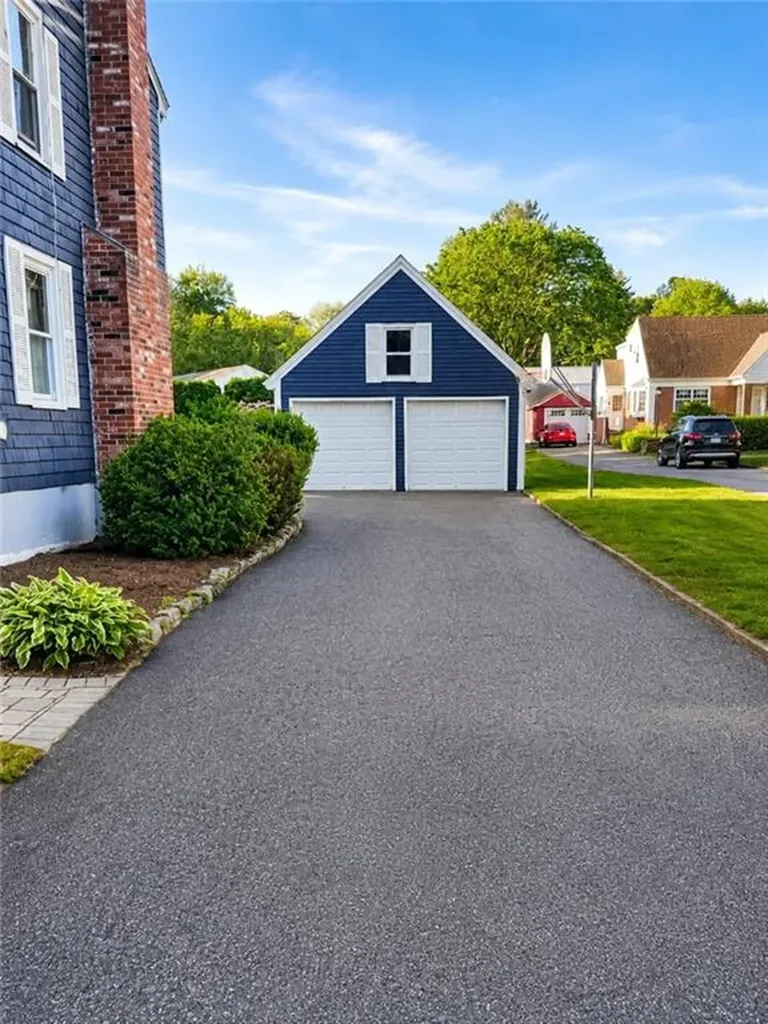 424 Buxton Street North Smithfield RI 02896