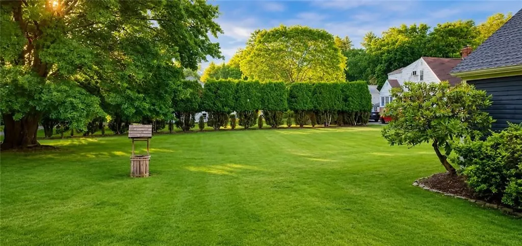 424 Buxton Street North Smithfield RI 02896