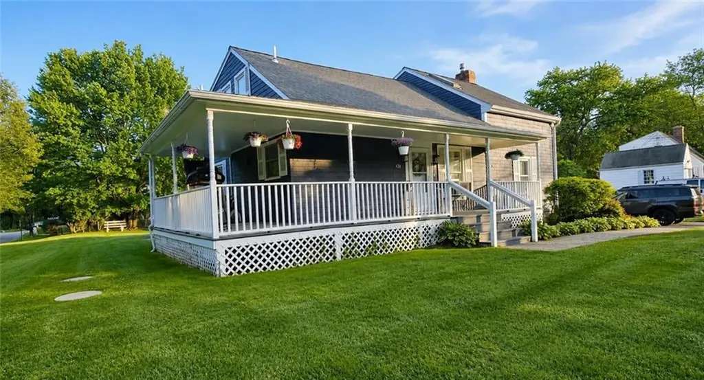 424 Buxton Street North Smithfield RI 02896