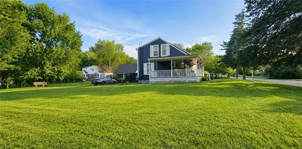 424 Buxton Street North Smithfield RI 02896