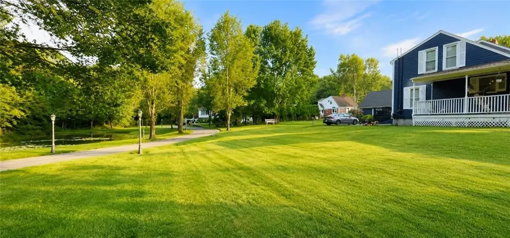 424 Buxton Street North Smithfield RI 02896