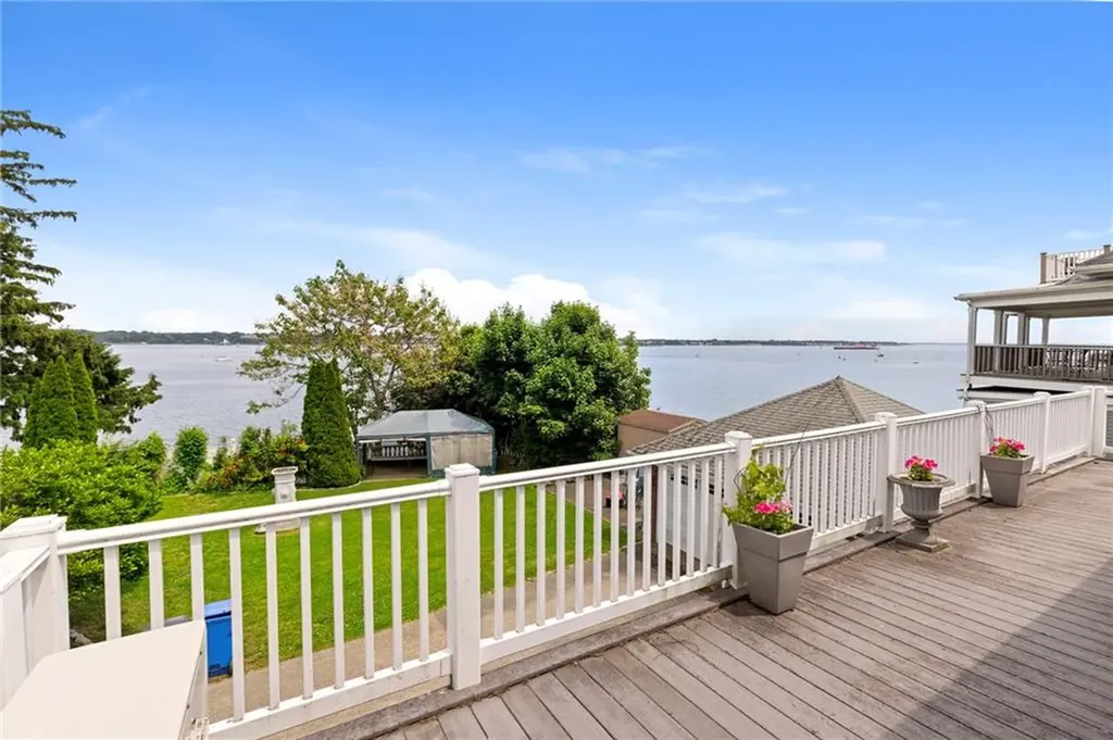 26 Fairview Avenue Cranston RI 02905