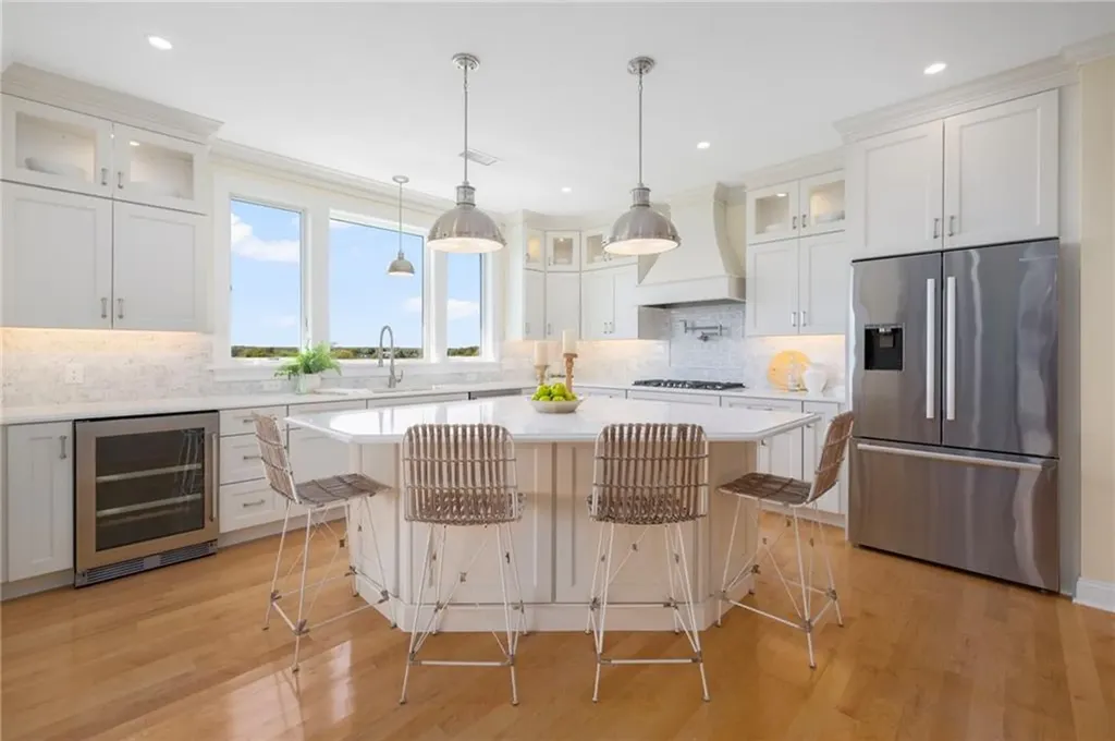 84 Carver Lane Narragansett RI 02882