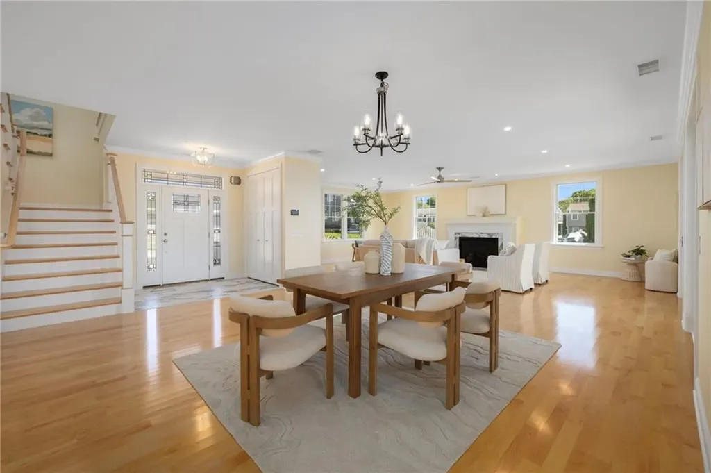 84 Carver Lane Narragansett RI 02882