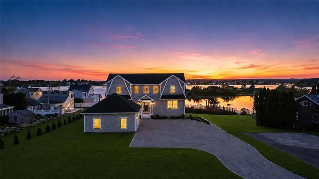 84 Carver Lane Narragansett RI 02882