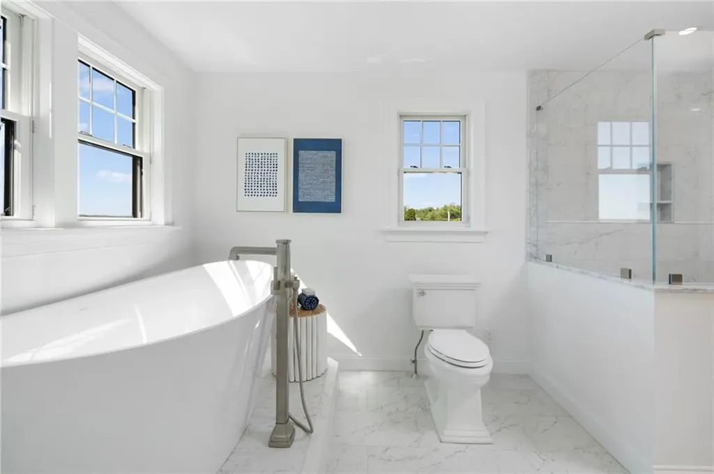 84 Carver Lane Narragansett RI 02882