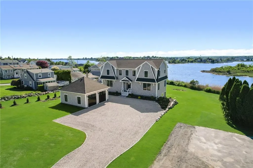 84 Carver Lane Narragansett RI 02882