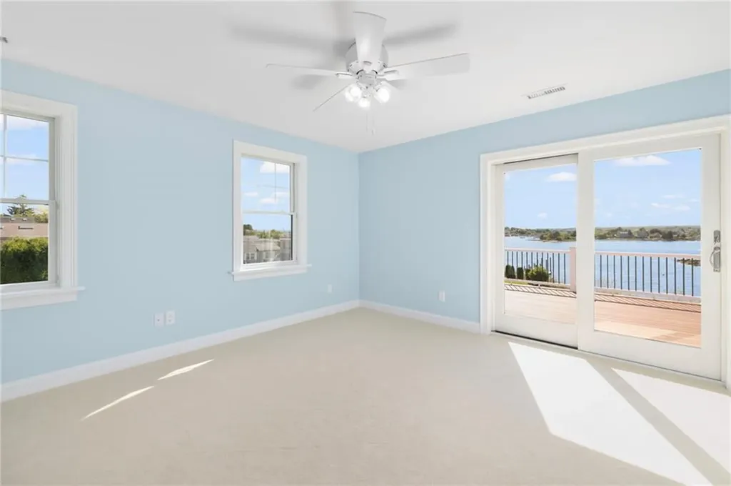 84 Carver Lane Narragansett RI 02882