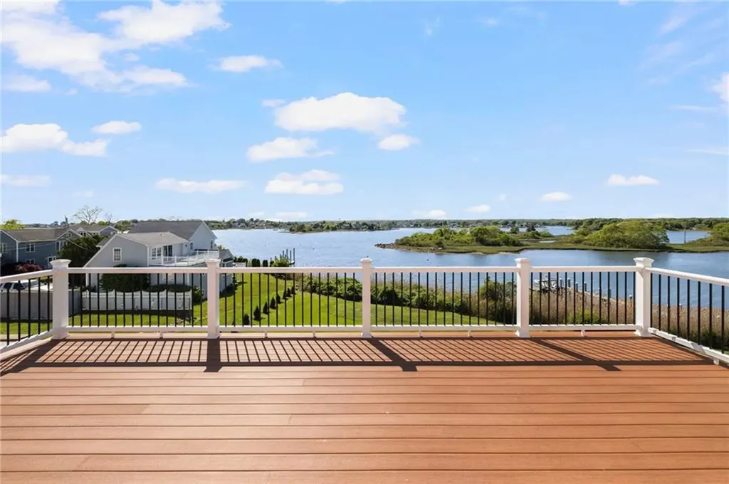 84 Carver Lane Narragansett RI 02882