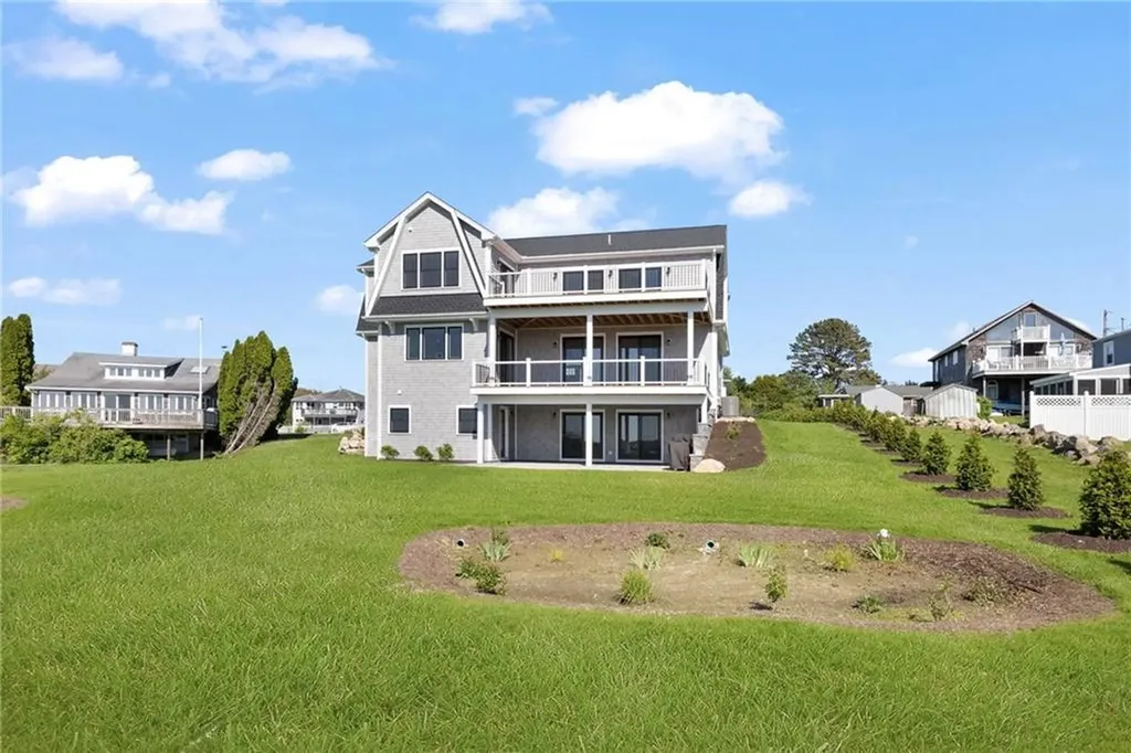 84 Carver Lane Narragansett RI 02882