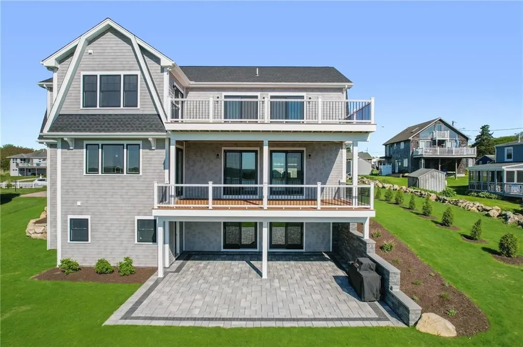 84 Carver Lane Narragansett RI 02882