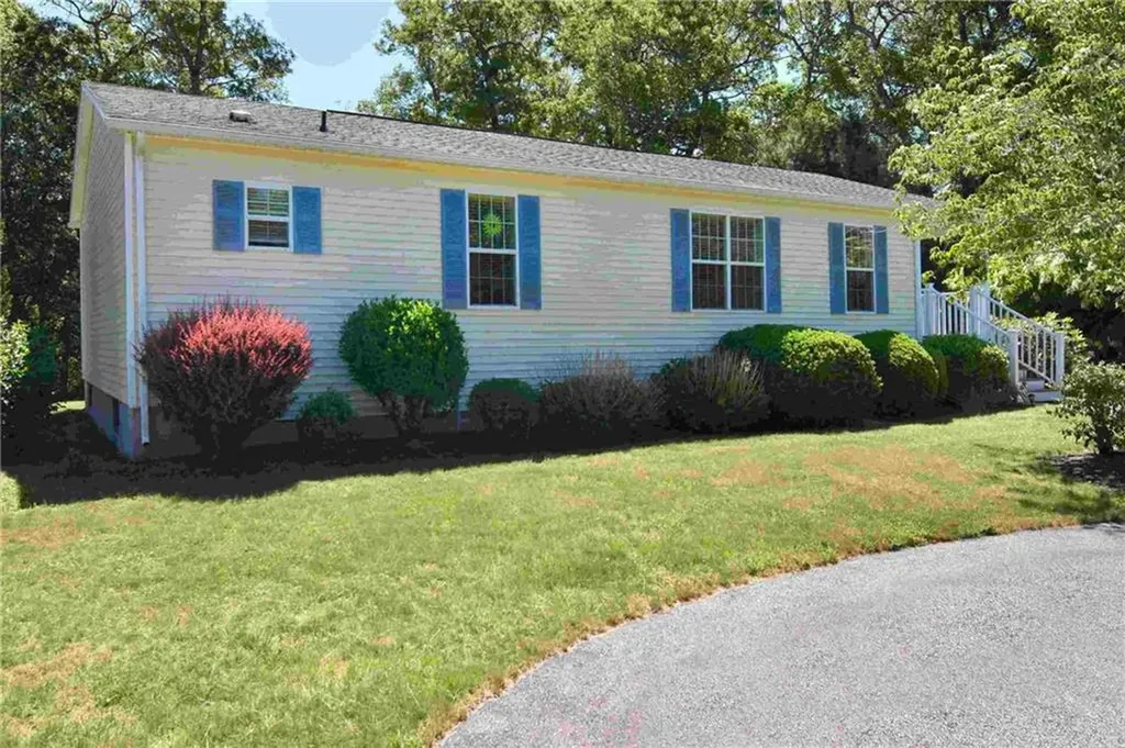 10 Stellar Way South Kingstown RI 02879