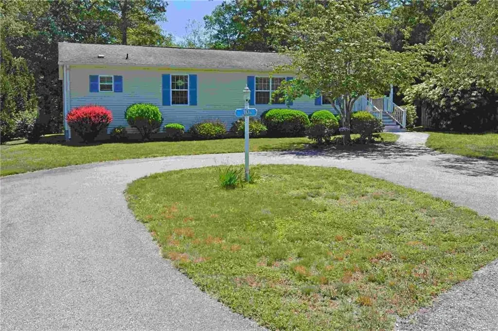 10 Stellar Way South Kingstown RI 02879