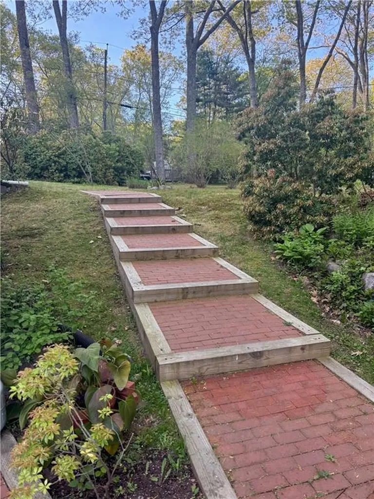 000 Oakwoods Drive South Kingstown RI 02879